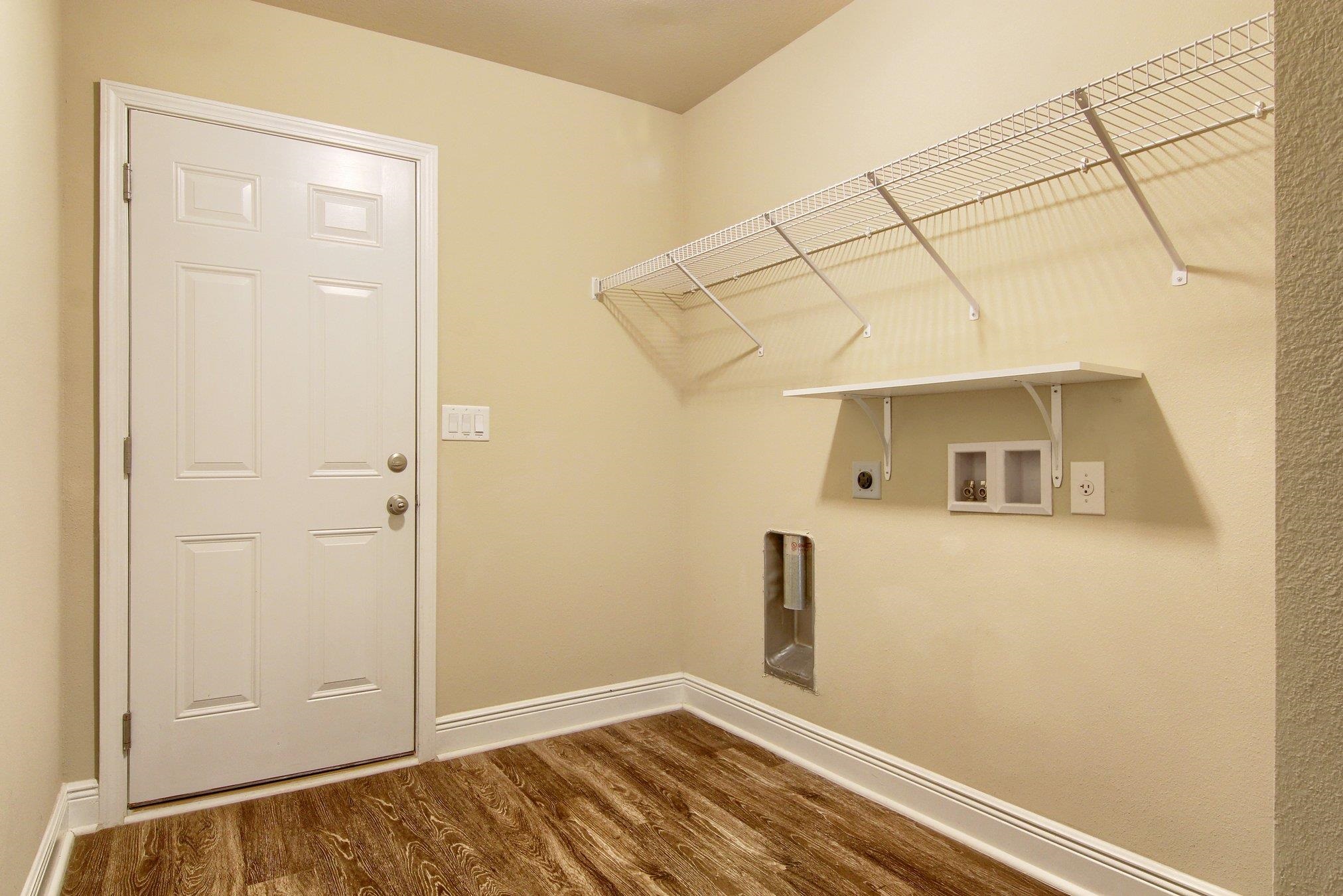 564 Sheffield Avenue Foley, AL 36535 - Photo 26 of 29 Laundry