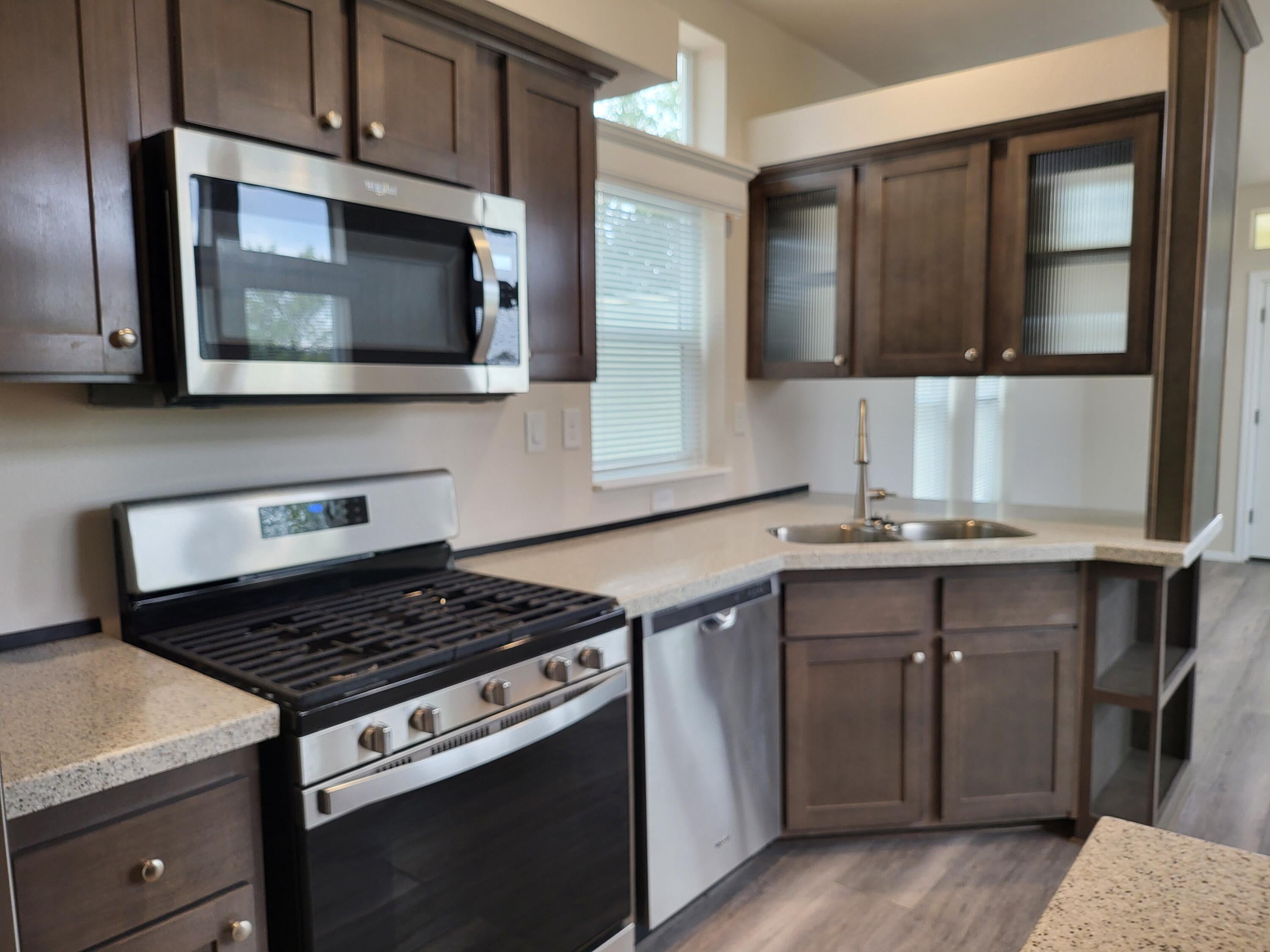 4898 Antelope Road Eagle Point, OR 97524 - Photo 5 of 29 20240916_141001