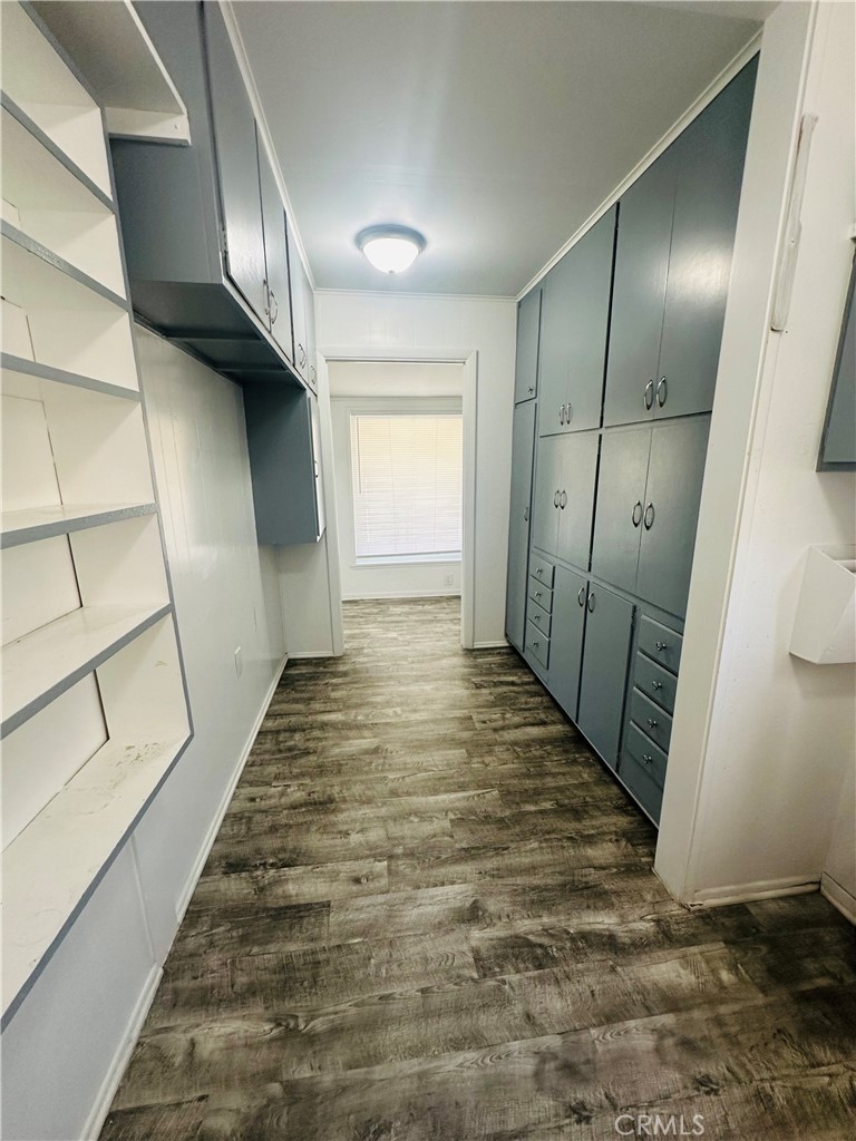28940 Carmel Road Menifee, CA 92586 - Photo 21 of 29 Extra storage in laundry room area.