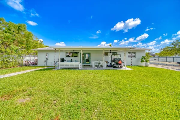 $730,000 | 9104 Southwest 180th Street, Palmetto Bay, FL 33157