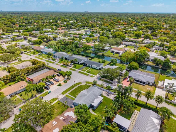 $730,000 | 9104 Southwest 180th Street, Palmetto Bay, FL 33157