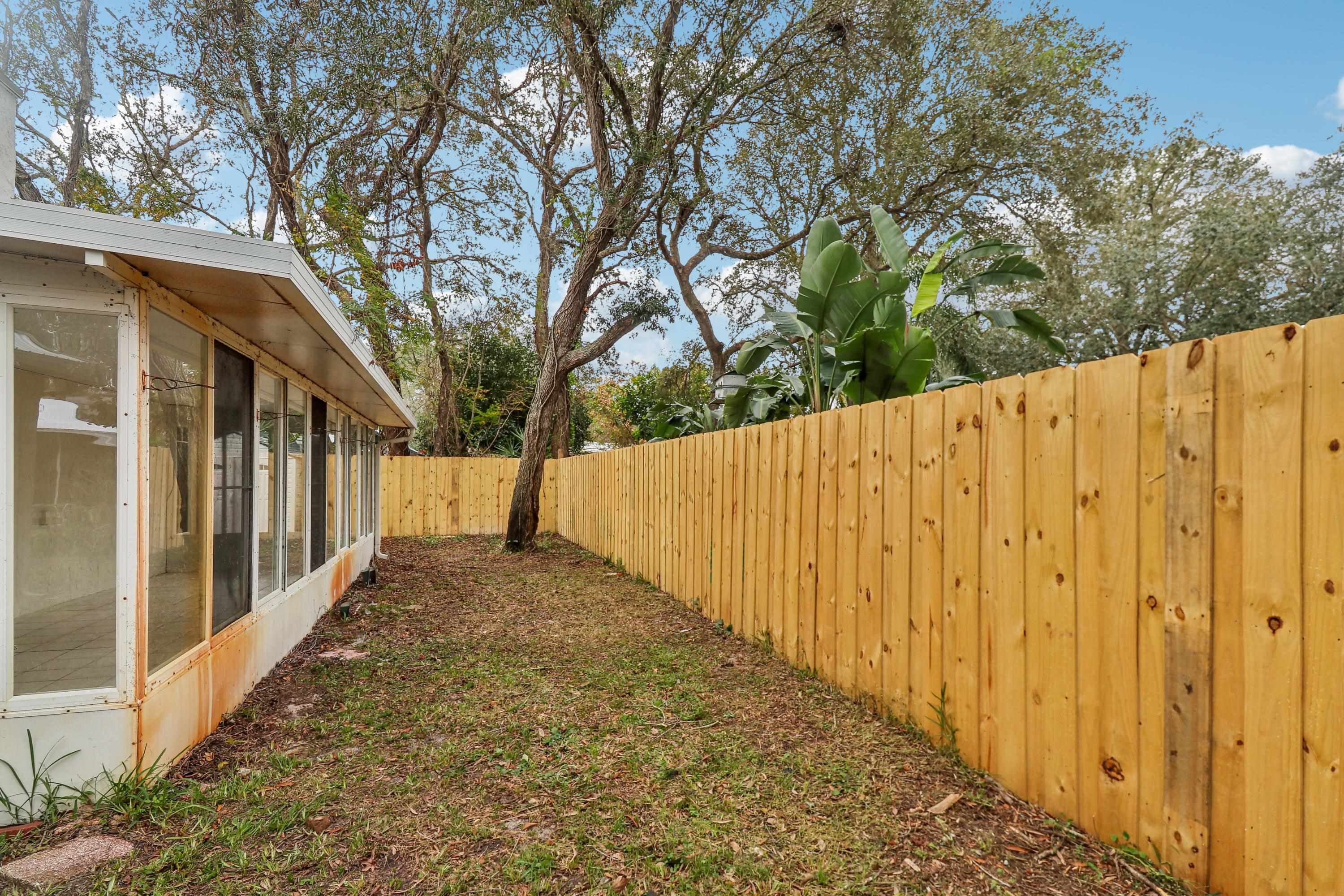 240 Jasmine Road St. Augustine, FL 32086 - Photo 30 of 30 a view of a pathway with a wrought fence in the balcony