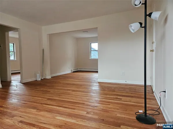 $2,200 | 340 Undercliff Avenue, Unit 6A, Edgewater, NJ 07020