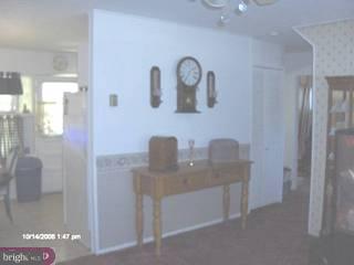 33 Maroon Road Levittown, PA 19056 - Photo 5 of 6 Gallery Image 5