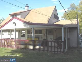 33 Maroon Road Levittown, PA 19056 - Photo 6 of 6 Gallery Image 6