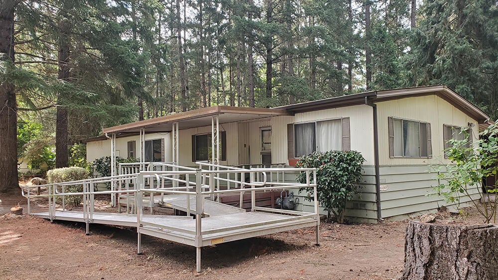 3801-3831 Almar Road Grants Pass, OR 97527 - Photo 1 of 38 3801 Almar 1 Front