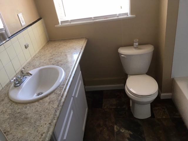 942 Early Reedley, CA 93654 - Photo 5 of 6