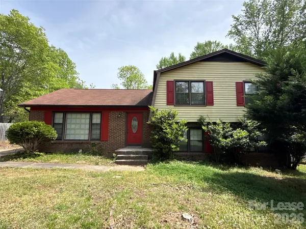 $2,000 | 7336 Kilcullen Drive, Charlotte, NC 28270