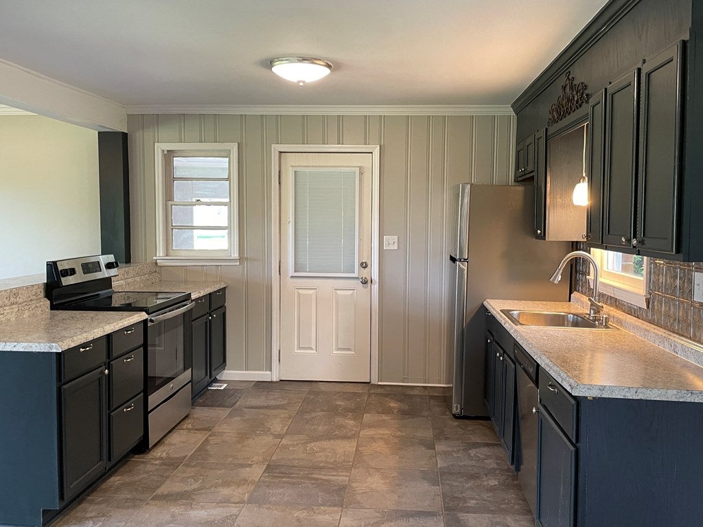 1412 Hickory Road Valdosta, GA 31601 - Photo 5 of 25 Gallery Image 5