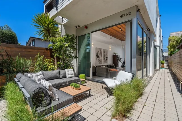 $3,689,000 | 417 Sunset Avenue, Unit 1 2, Venice, CA 90291