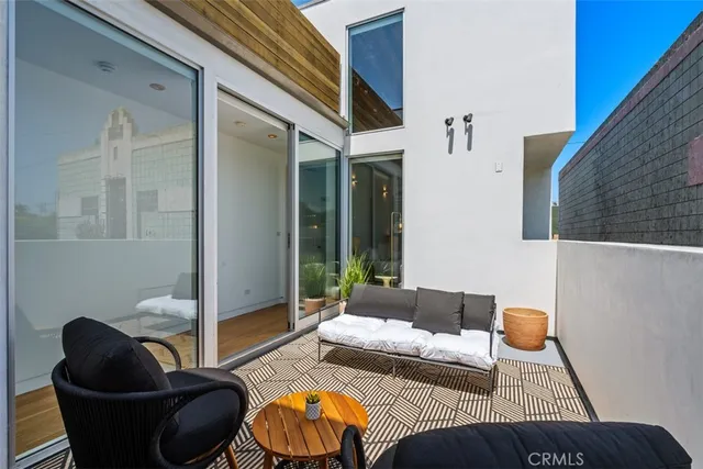$3,689,000 | 417 Sunset Avenue, Unit 1 2, Venice, CA 90291