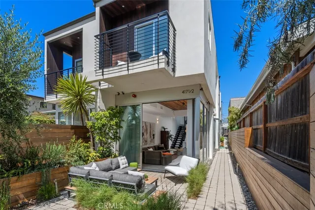 $3,689,000 | 417 Sunset Avenue, Unit 1 2, Venice, CA 90291