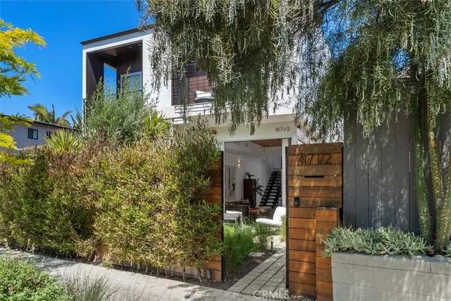 $3,689,000 | 417 Sunset Avenue, Unit 1 2, Venice, CA 90291