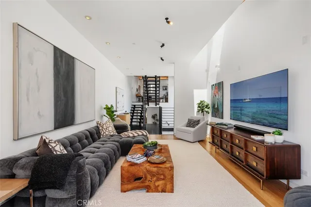 $3,689,000 | 417 Sunset Avenue, Unit 1 2, Venice, CA 90291
