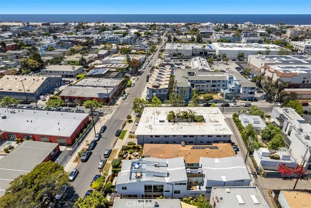 $3,689,000 | 417 Sunset Avenue, Unit 1 2, Venice, CA 90291