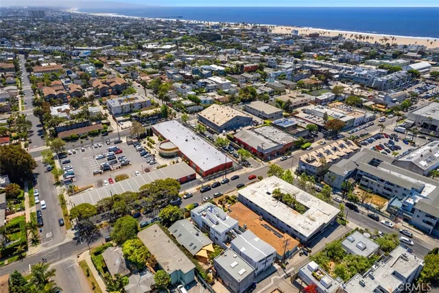 $3,689,000 | 417 Sunset Avenue, Unit 1 2, Venice, CA 90291