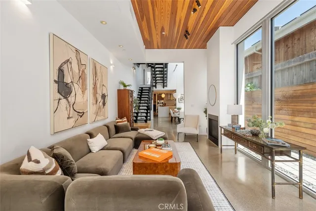 $3,689,000 | 417 Sunset Avenue, Unit 1 2, Venice, CA 90291