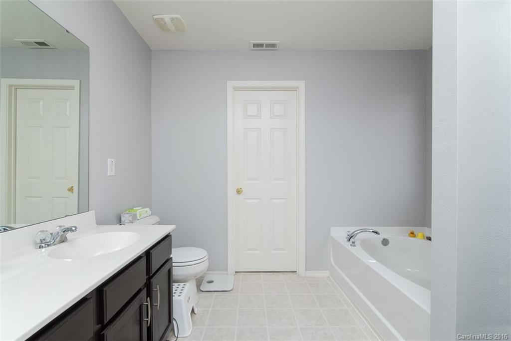 8955 Chalkstone Road Charlotte, NC 28216 - Photo 14 of 18 Gallery Image 14