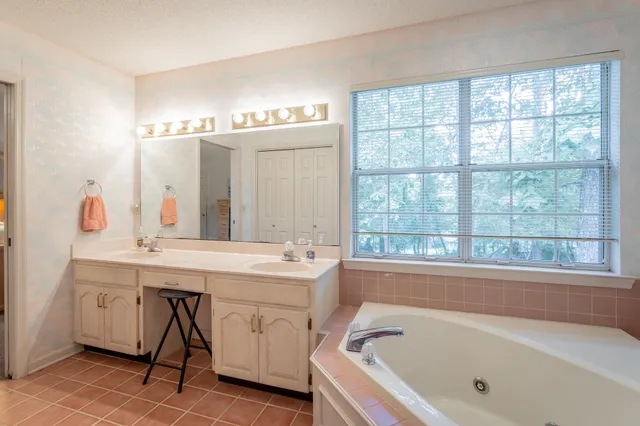 $448,500 | 5311 Kellys Point, Ooltewah, TN 37363