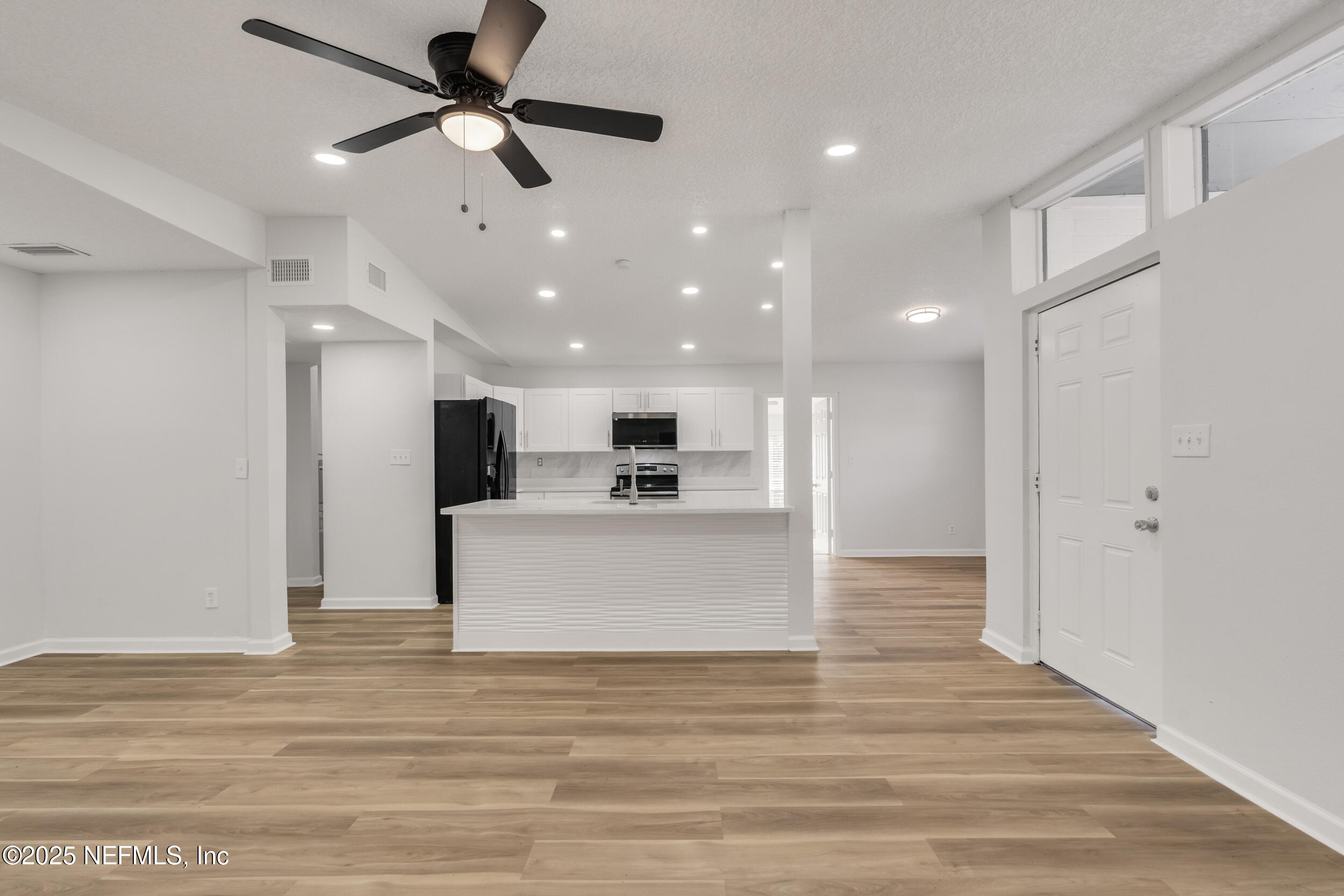 6904 Arques Road Jacksonville, FL 32205 - Photo 9 of 35 Living Room
