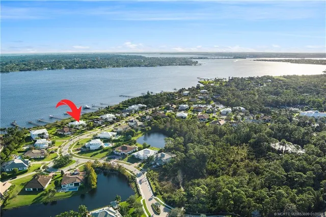 a white wall with picture on it