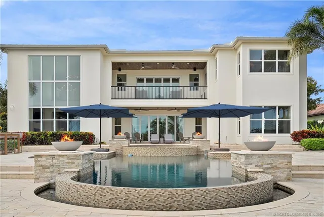 a view of a house with outdoor space
