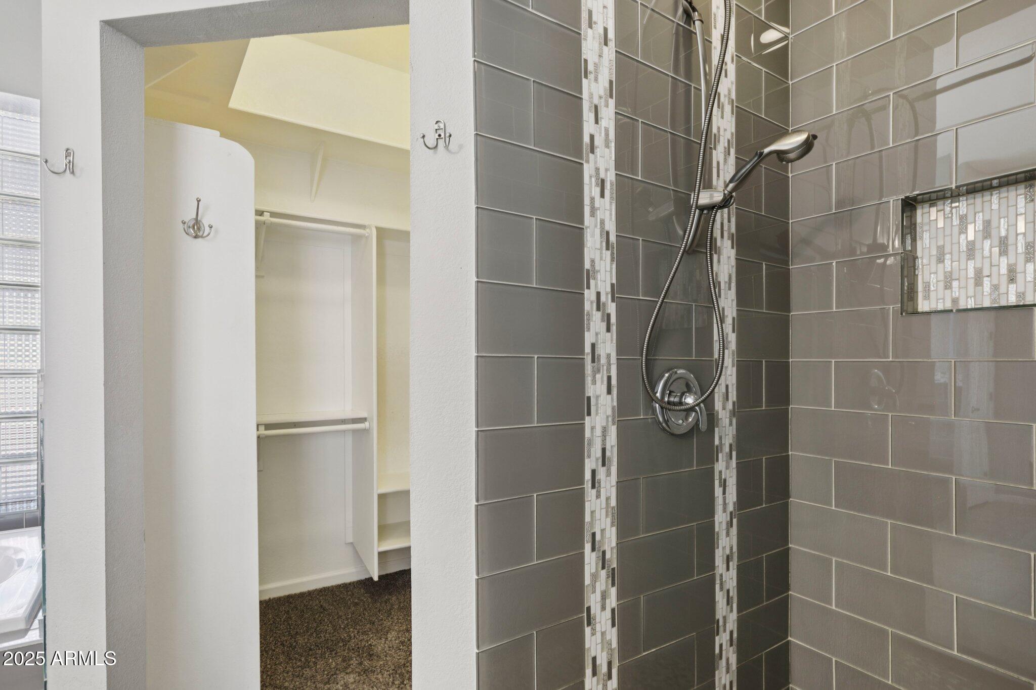 702 West Why Worry Lane Phoenix, AZ 85021 - Photo 24 of 46 a bathroom with a shower