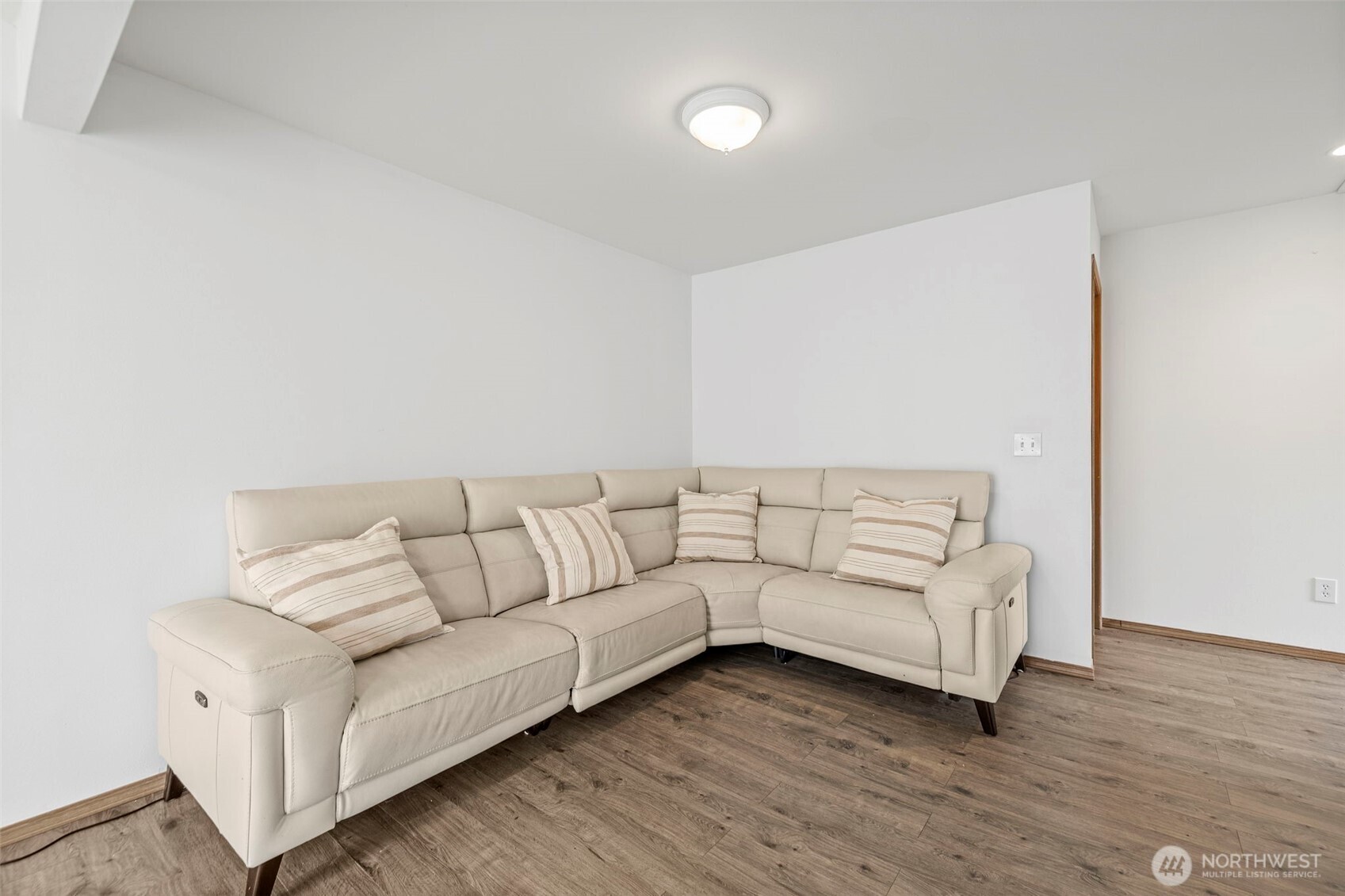 306 Poppy Road, Unit A Bothell, WA 98012 - Photo 5 of 33