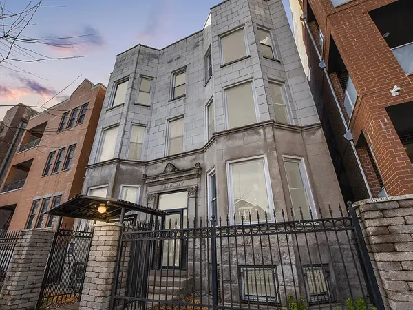 $2,250 | 2114 North California Avenue, Unit 2, Chicago, IL 60647
