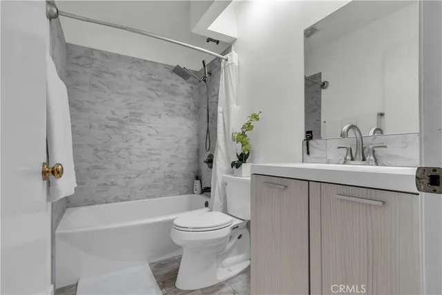 $549,000 | 820 West Compton Boulevard, Unit 20, Compton, CA 90220