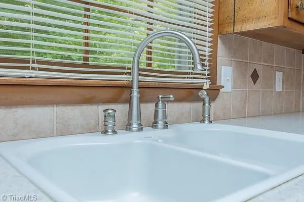 $270,000 | 446 Joan Drive, Lexington, NC 27292