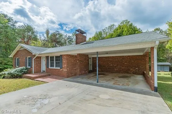 $270,000 | 446 Joan Drive, Lexington, NC 27292