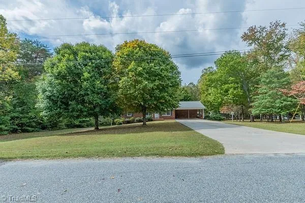 $270,000 | 446 Joan Drive, Lexington, NC 27292