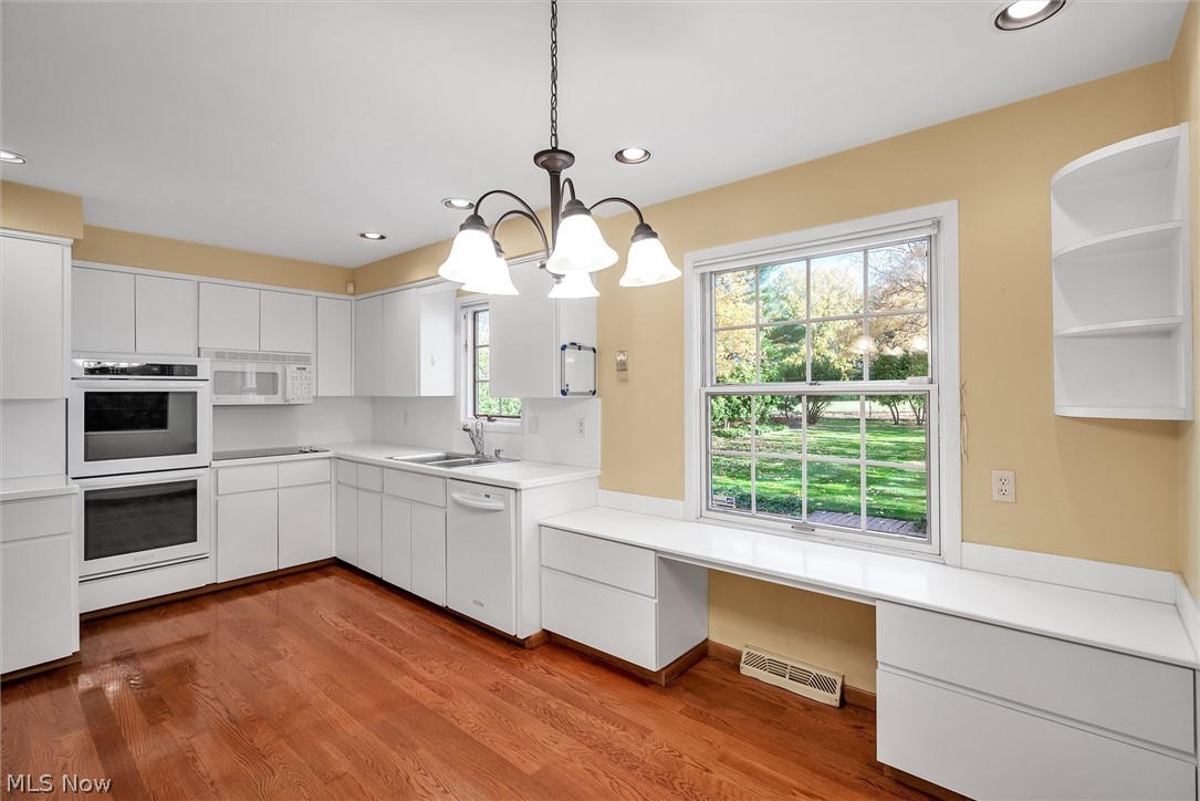 891 Brainard Road Cleveland, OH 44143 - Photo 10 of 35