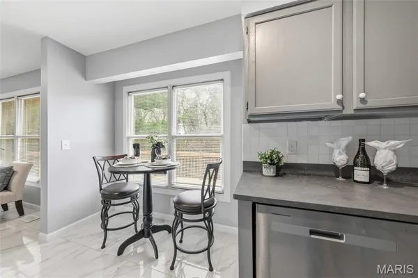 $189,000 | 2 East Tarpon Court, Florissant, MO 63033