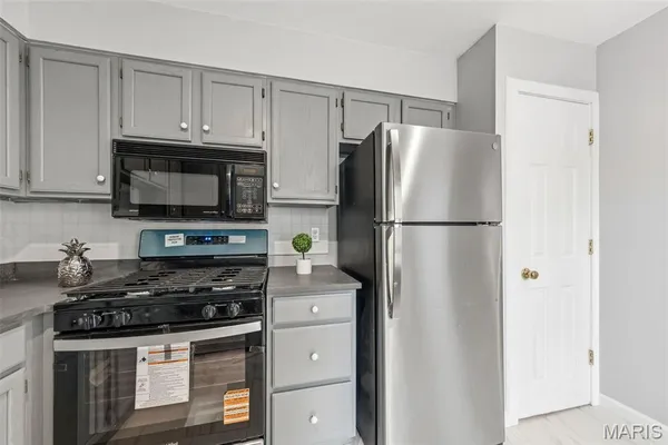 $189,000 | 2 East Tarpon Court, Florissant, MO 63033