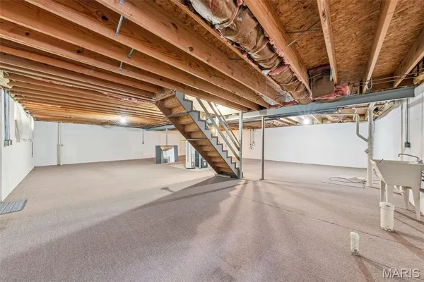 $189,000 | 2 East Tarpon Court, Florissant, MO 63033