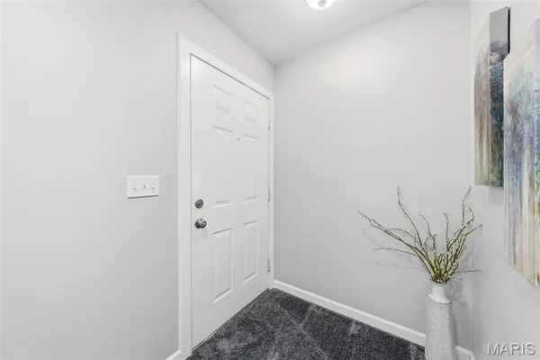 $189,000 | 2 East Tarpon Court, Florissant, MO 63033