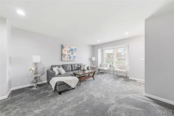 $189,000 | 2 East Tarpon Court, Florissant, MO 63033