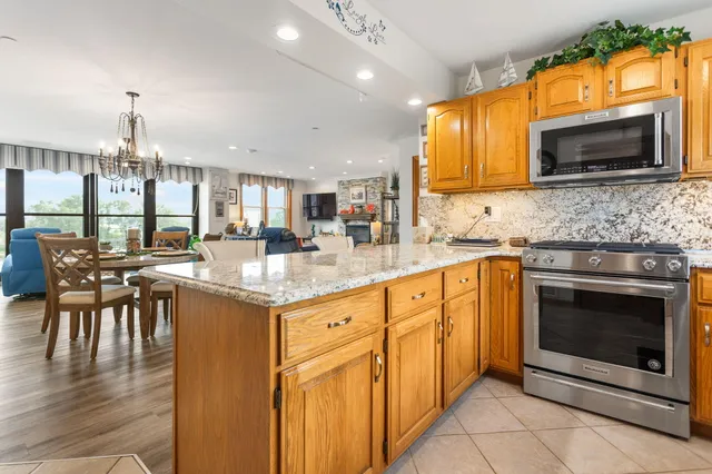 $750,000 | 260 Water Street, Unit 5E, St. Joseph, MI 49085