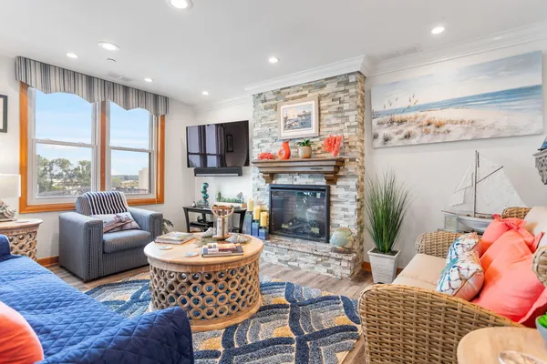 $750,000 | 260 Water Street, Unit 5E, St. Joseph, MI 49085