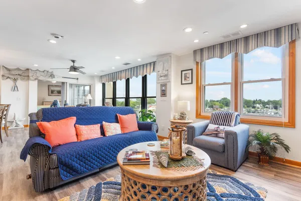 $750,000 | 260 Water Street, Unit 5E, St. Joseph, MI 49085