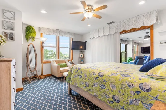 $750,000 | 260 Water Street, Unit 5E, St. Joseph, MI 49085