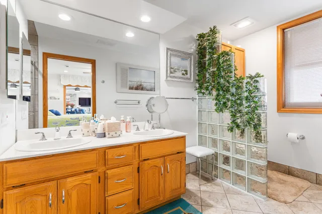 $750,000 | 260 Water Street, Unit 5E, St. Joseph, MI 49085