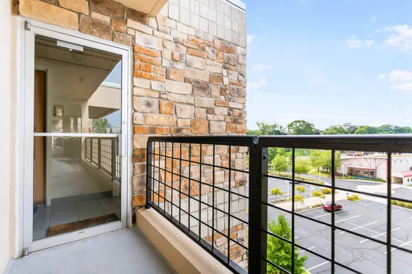 $750,000 | 260 Water Street, Unit 5E, St. Joseph, MI 49085