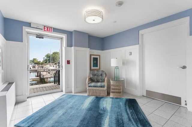 $750,000 | 260 Water Street, Unit 5E, St. Joseph, MI 49085