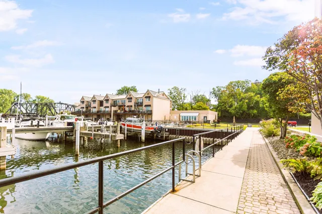 $750,000 | 260 Water Street, Unit 5E, St. Joseph, MI 49085