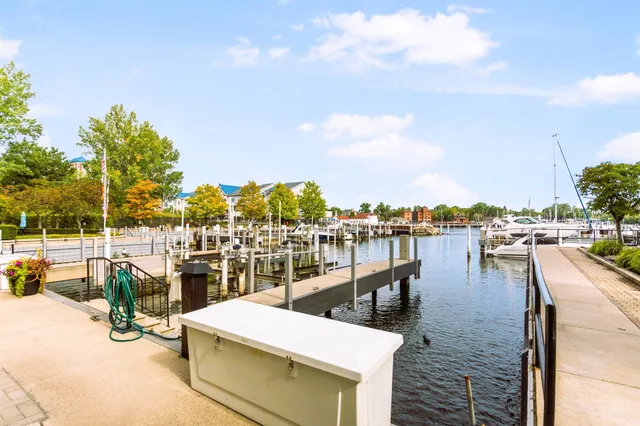 $750,000 | 260 Water Street, Unit 5E, St. Joseph, MI 49085