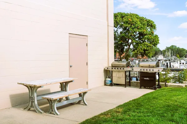 $750,000 | 260 Water Street, Unit 5E, St. Joseph, MI 49085