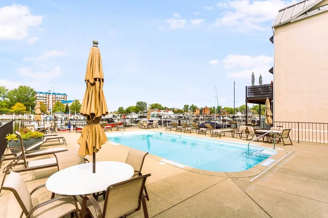 $750,000 | 260 Water Street, Unit 5E, St. Joseph, MI 49085